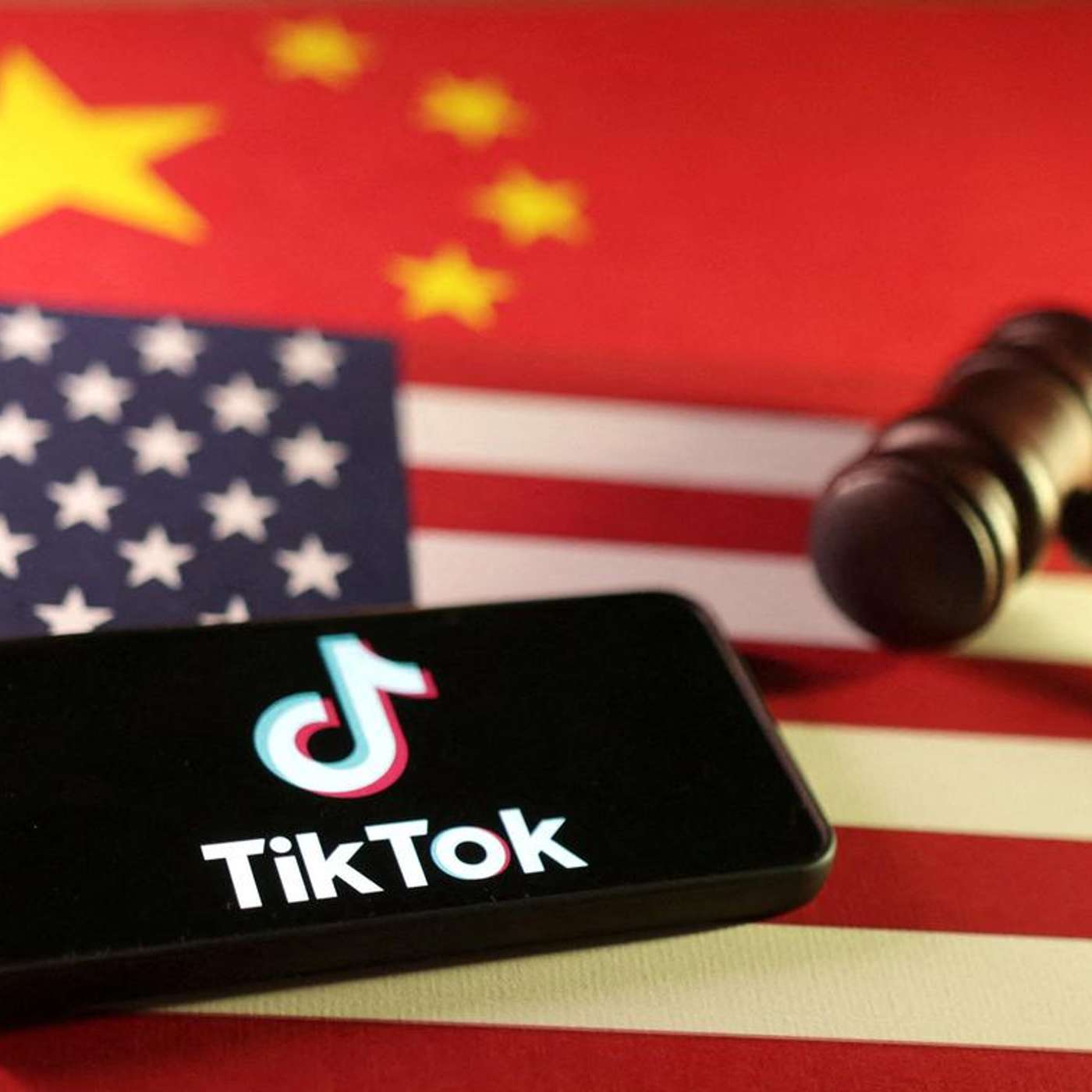 Elon Musk Talks TikTok Ban, HPE Secures $1 Billion Deal, Apple's Market Share Declines, Telefonica Suffers Data Breach, and more...