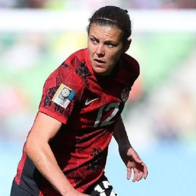 SPORT - La footballeuse Christine Sinclair a décidé de prendre sa retraite !