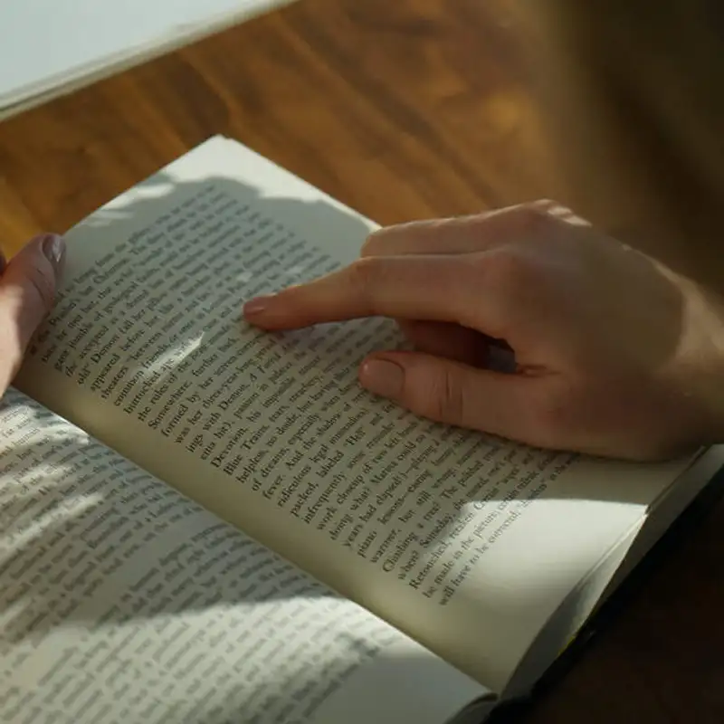 Dá pra aprender inglês lendo livros?
