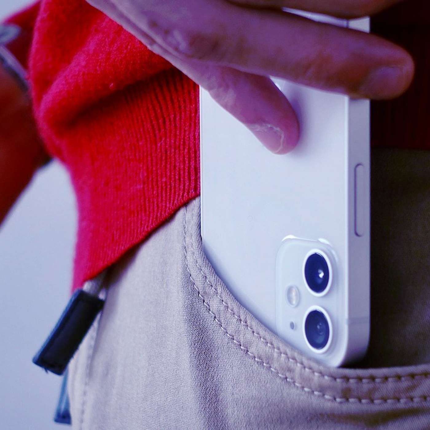 France Pulls iPhone 12, USB Cables Explained, and the Best Linux Distros for Old PCs