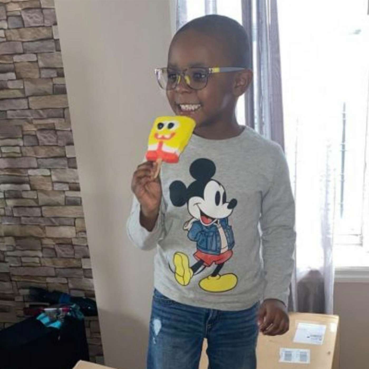 343 - 4-year-old boy orders $2,600 worth of SpongeBob popsicles on Amazon(16.05.2021)