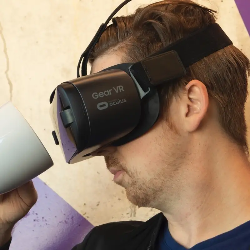 Microsoft Store Survey, Virtual Beer in the Metaverse, and Fixing a Cracked Phone Screen