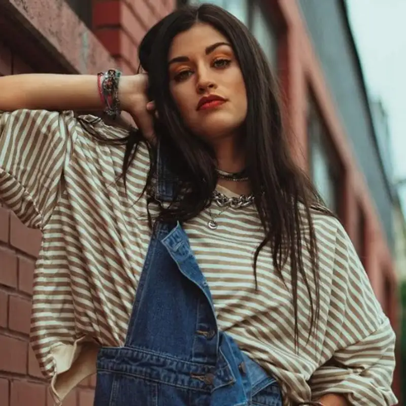 MUSIQUE - Lumière sur 11h11 le premier album de la pétillante Chloé Doyon