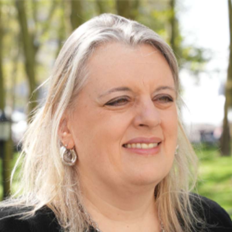 Miriam Baer