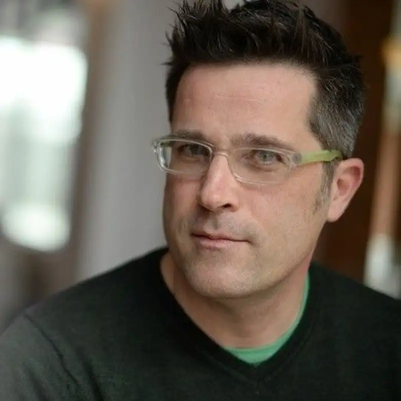 Ep. 375 w/ Mike Teixeira President & Founder at Deck Presentations