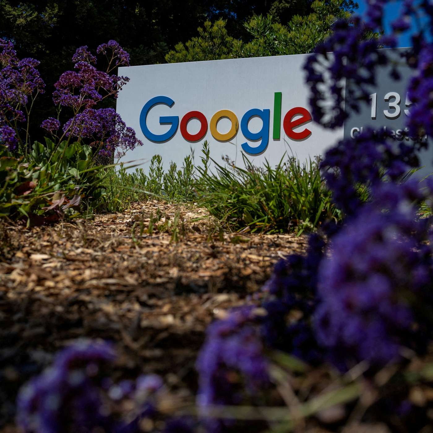 Databricks Introduces Agent Bricks, Google Appoints New AI Chief, DeepL Launches SuperPOD for AI, Browser Company Launches AI Browser, and more...