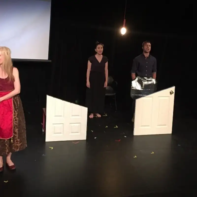 Les murs ont des yeux : une pièce francophone au Fringe Festival