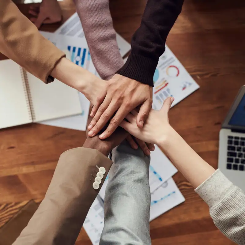 COMMUNAUTÉ - Le travail multifacette et le volontariat : regards croisés entre le Canada et les pays francophones
