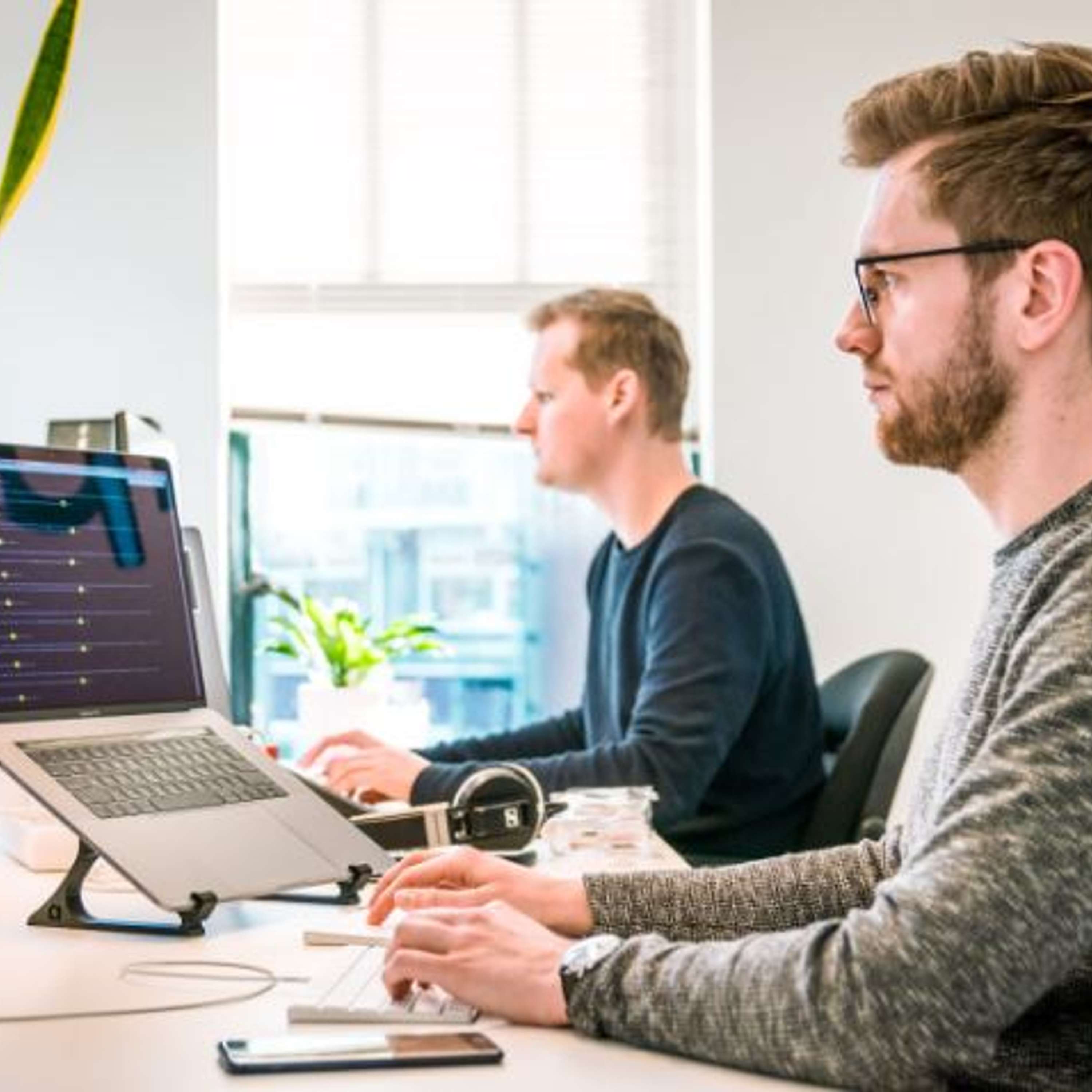 cover of episode 6 Strategies for App Developers Dealing With Anxiety During Layoffs
