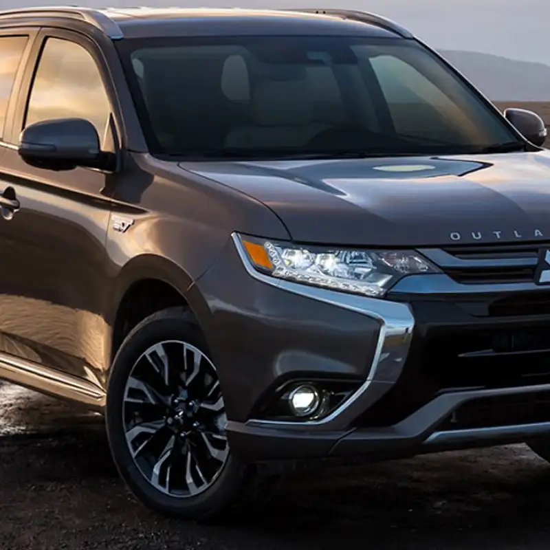 AUTOMOBILE - Roulez vert! Essai du nouveau Mitsubishi Outlander PHEV