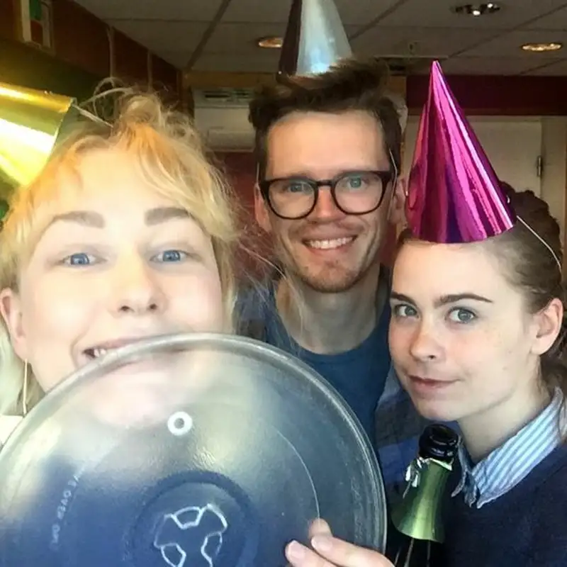 Torsdag 26.04 - Vårrengjøring-spesial, Hosterekord, Kiss The Tattoo, Plast, Topp3-cleaning-songs