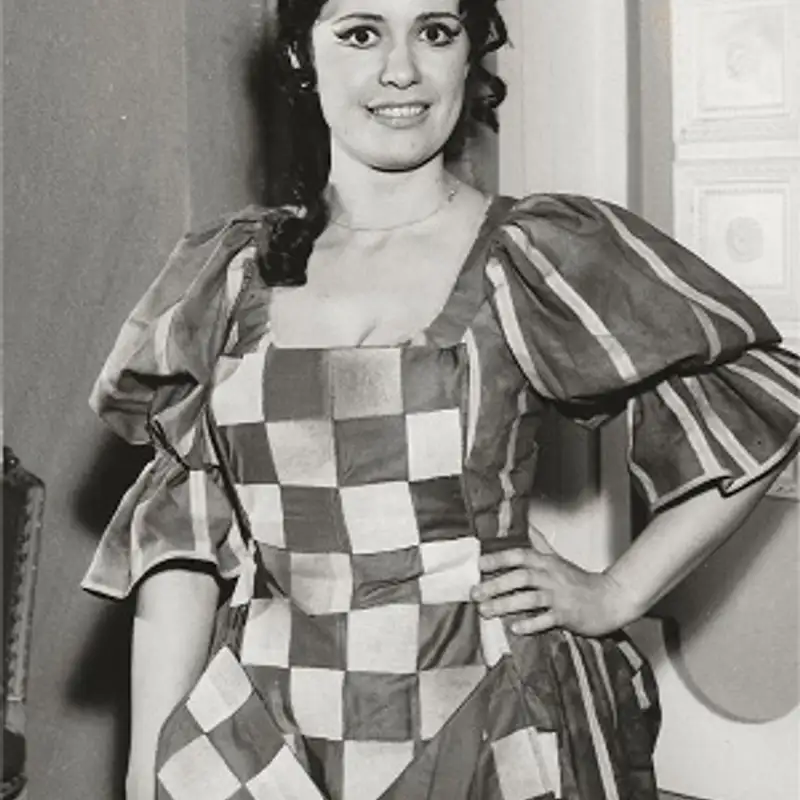 L'Aria che Tira…pillole di lirica - Mi chiamano Mimì - (La Boheme) - Carmen Lavani