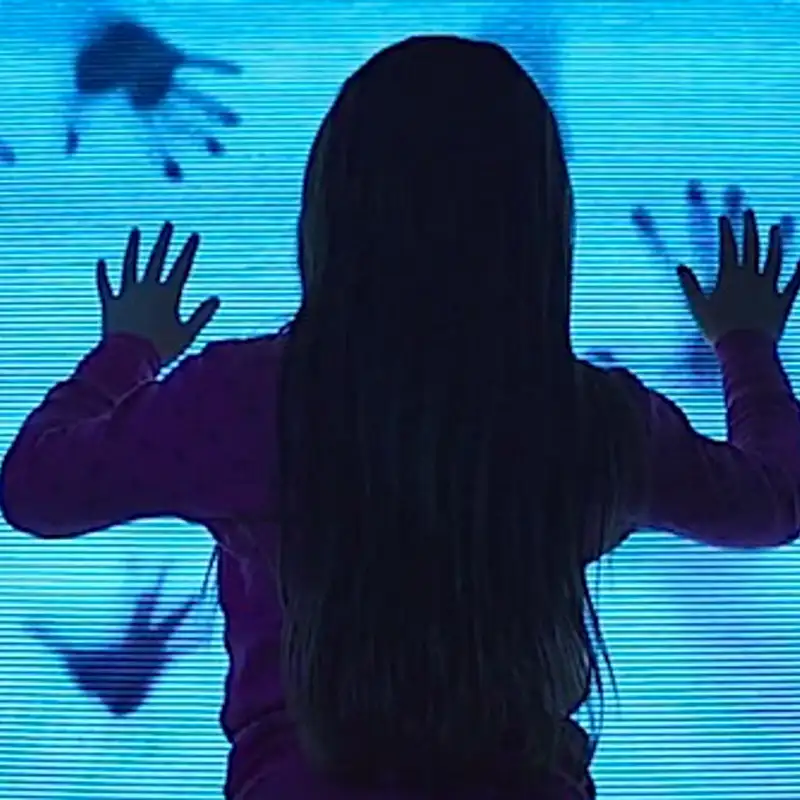 S8: Episode 3: Poltergeist (2015)