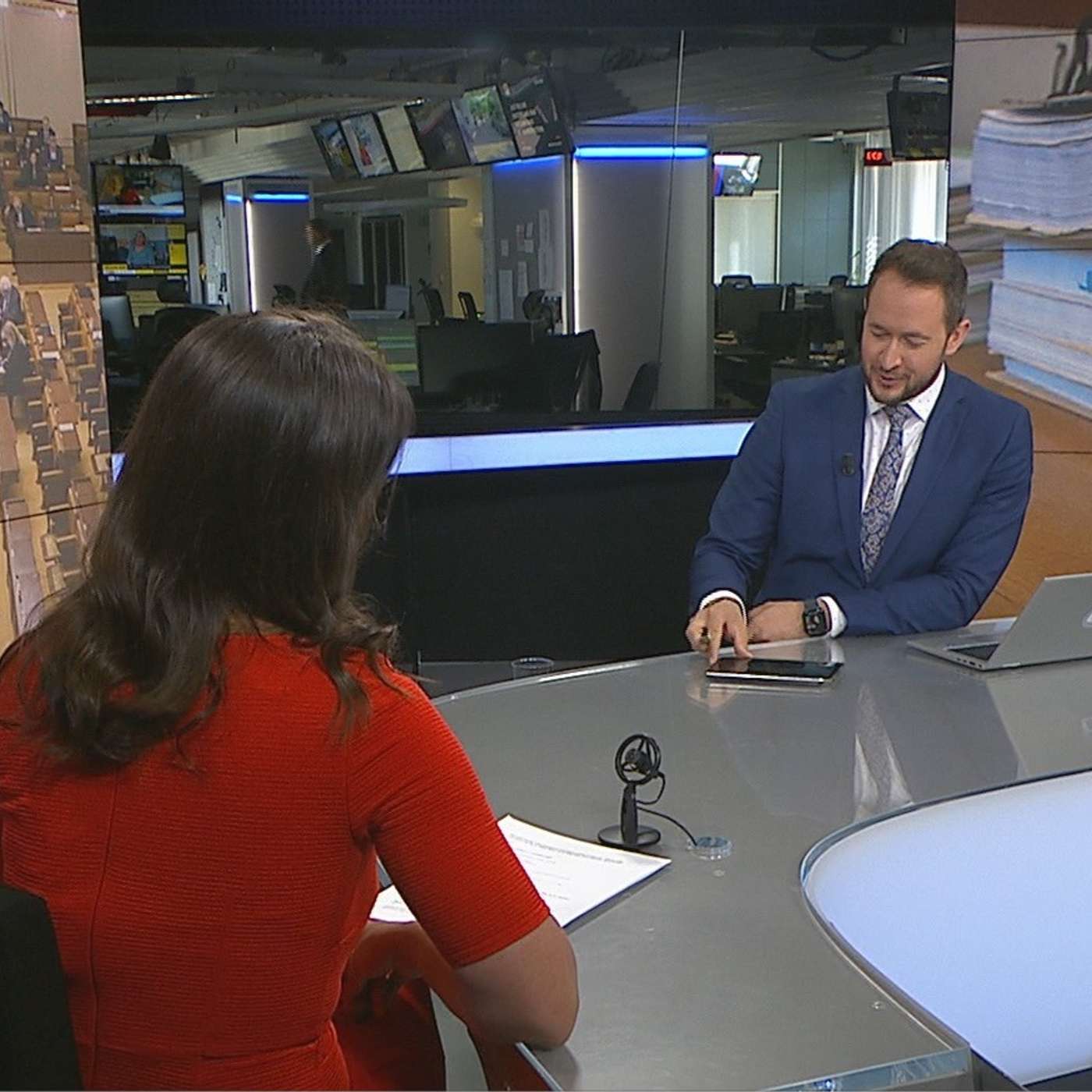 Co přinesl týden v politice: mimořádná schůze Poslanecké sněmovny, předlohy vrácené Senátem, návrh nového slavnostního provedení Ústavy (20. 6. 2025)