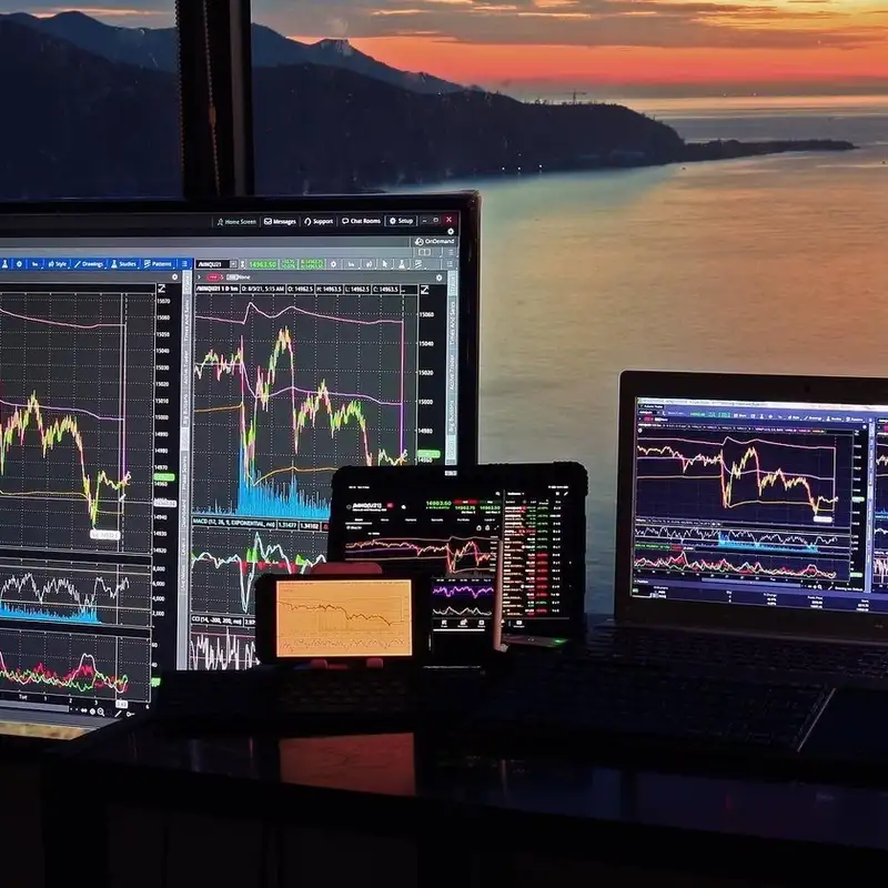 Buy Windows 11 Boxed, Bitcoin Pizza Day and Crypto Crash Explained, and How to Trace Emails