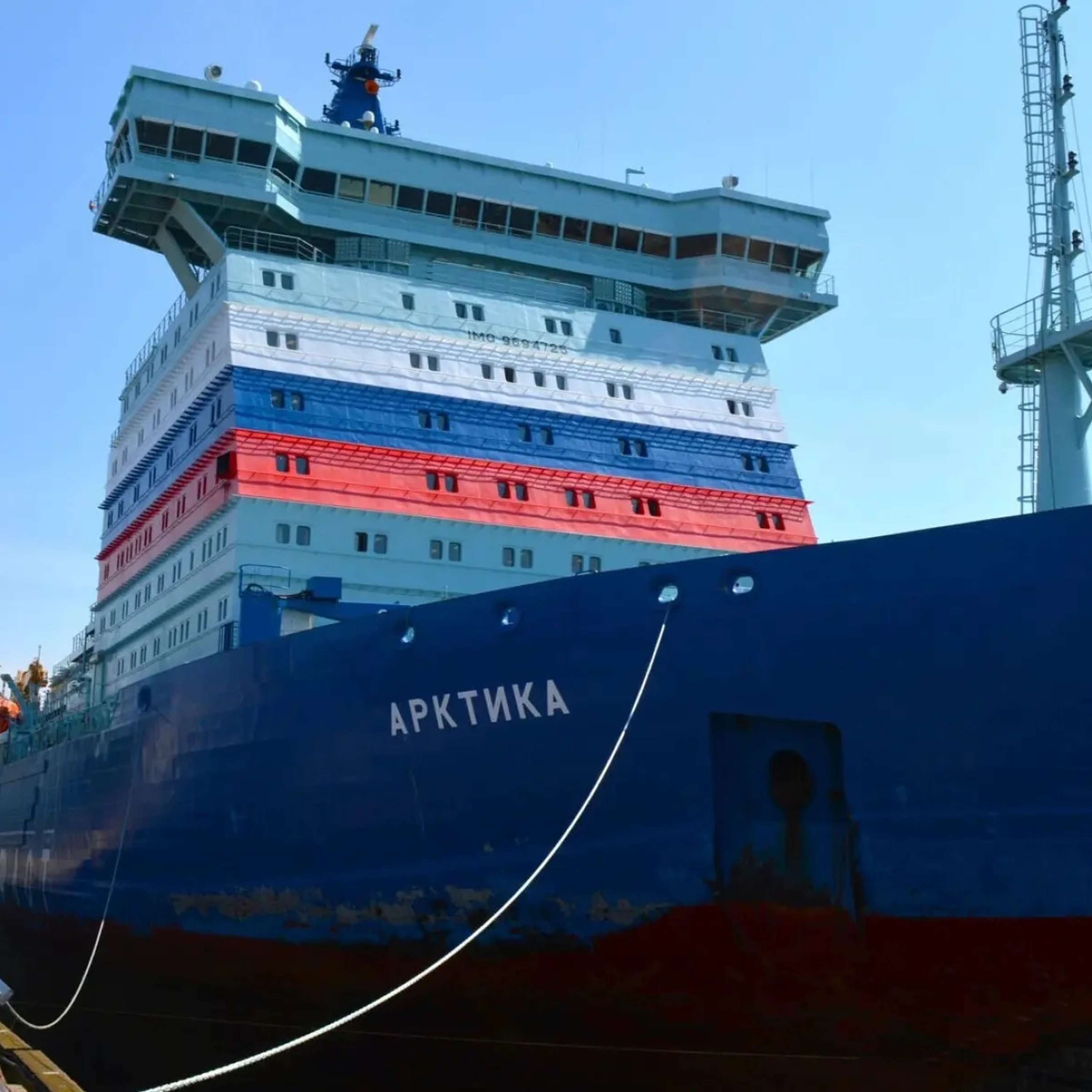 Атомному ледоколу пришлось плыть в Санкт-Петербург, так как на севере России нет подходящего дока