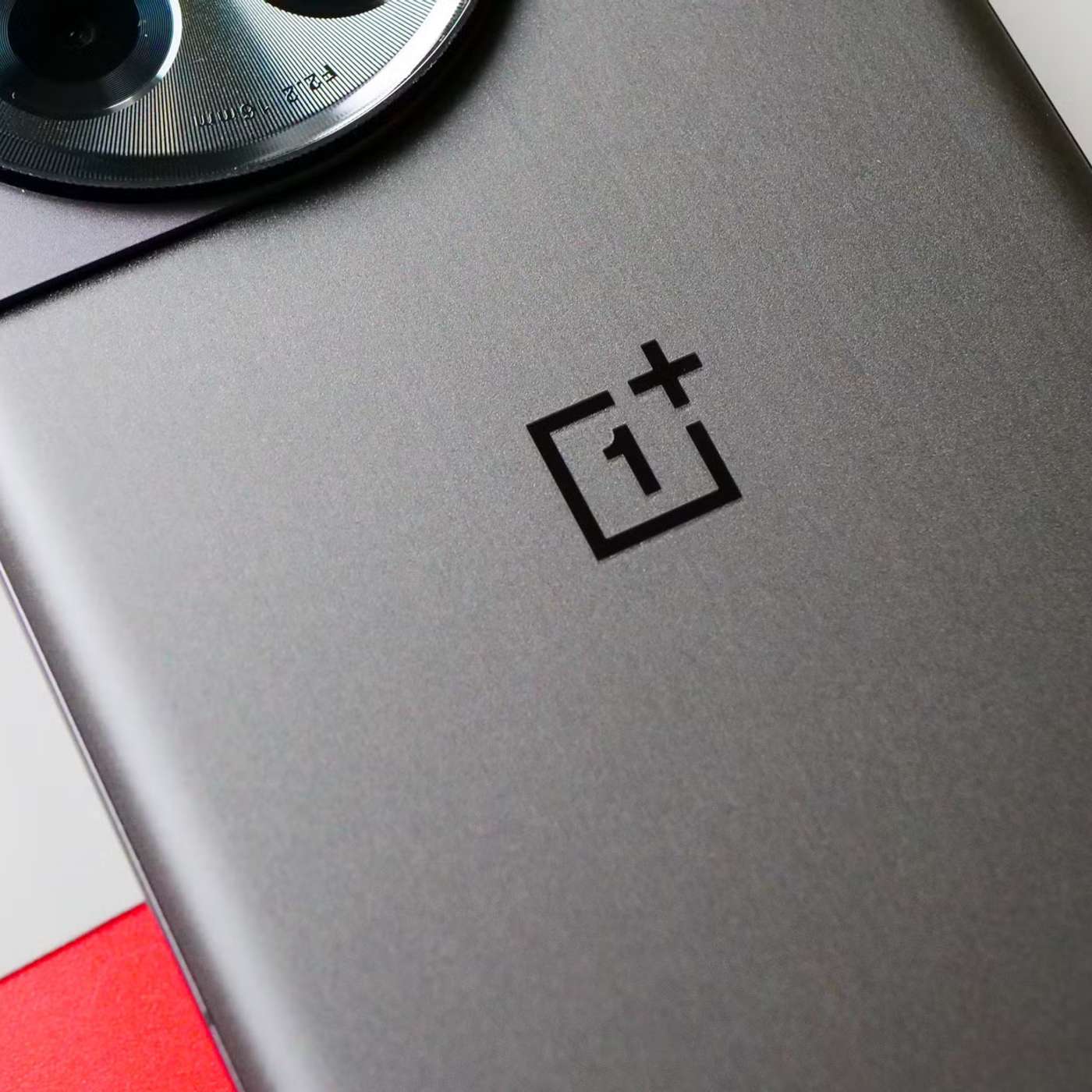 OnePlus 13 Launches October 31, Perplexity AI Seeks $500M Funding, ByteDance Fires Interfering Intern, AI Leaders Debate AGI Impact, and more...