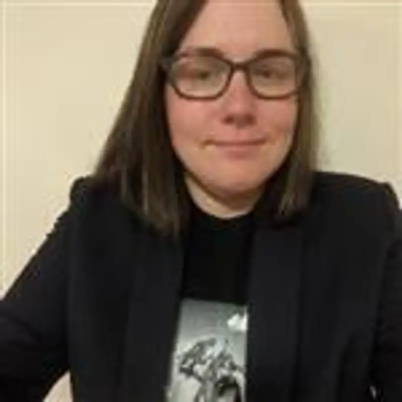 Episode 9 - Peta Cooper: The rise of a versatile leader in the intersection of content management, trading and innovative leadership