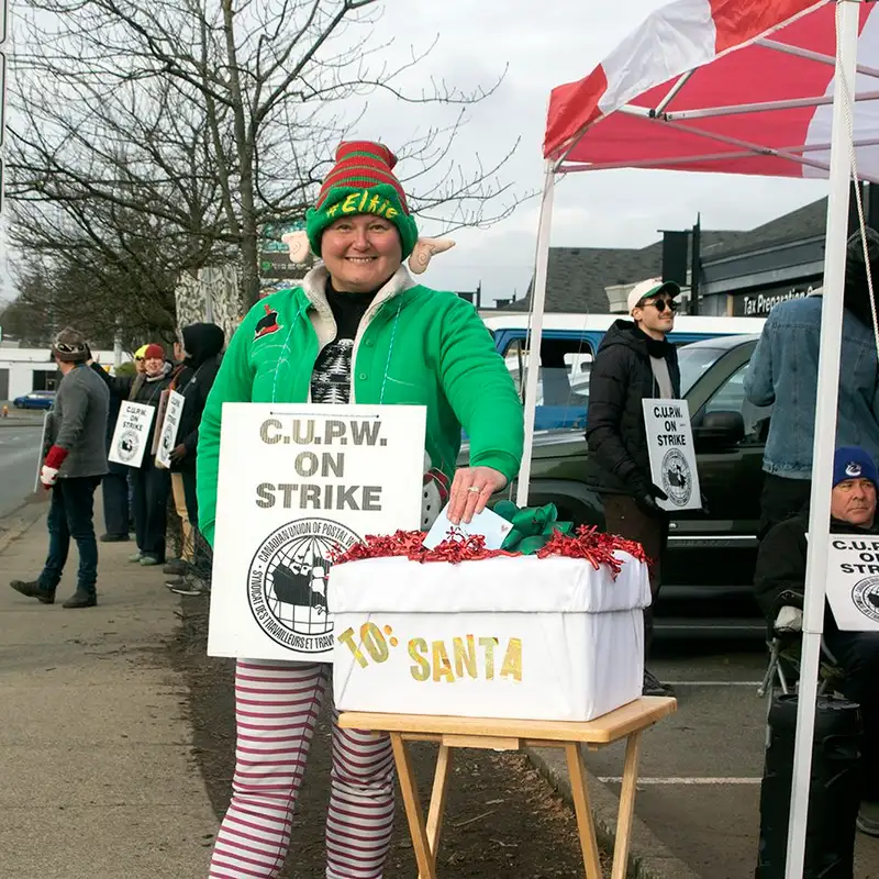 Nanaimo postal workers collecting Santa letters despite strike