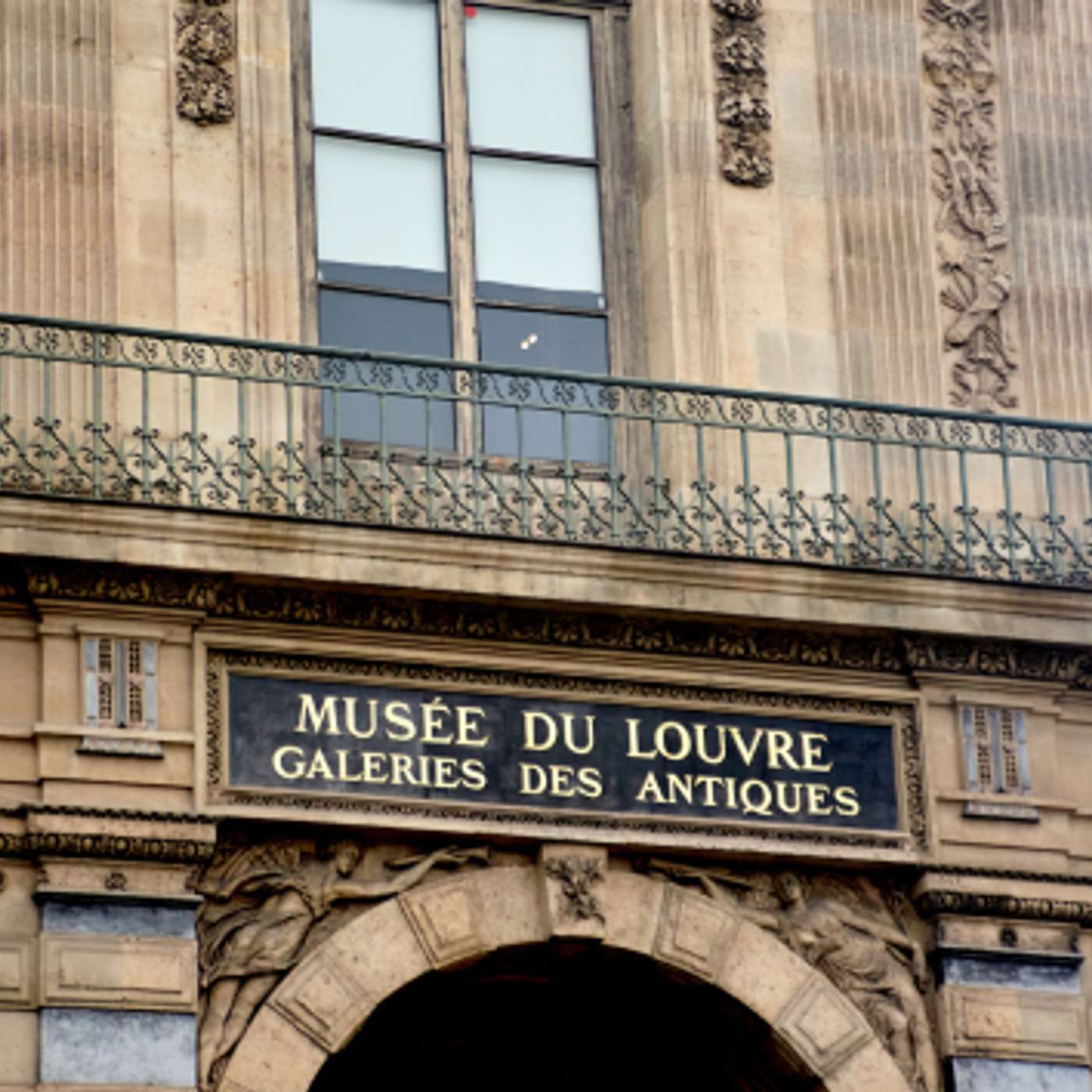 Louvre Overhauls Security After Heist, UK Focuses On Russian Spy Ship, UK Bans Ticket Resales, Germany Cuts Refugee Benefits, and more...