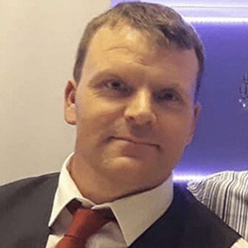 Dr Nick Oswald