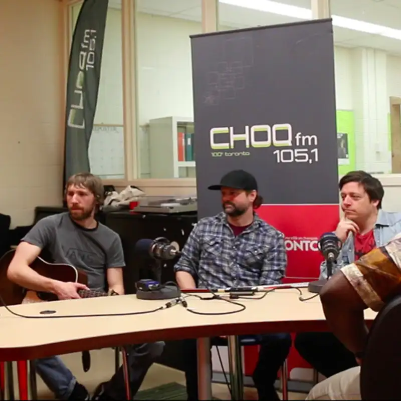 Mario Peluso et les Hobos Hurleurs font du live chez CHOQ