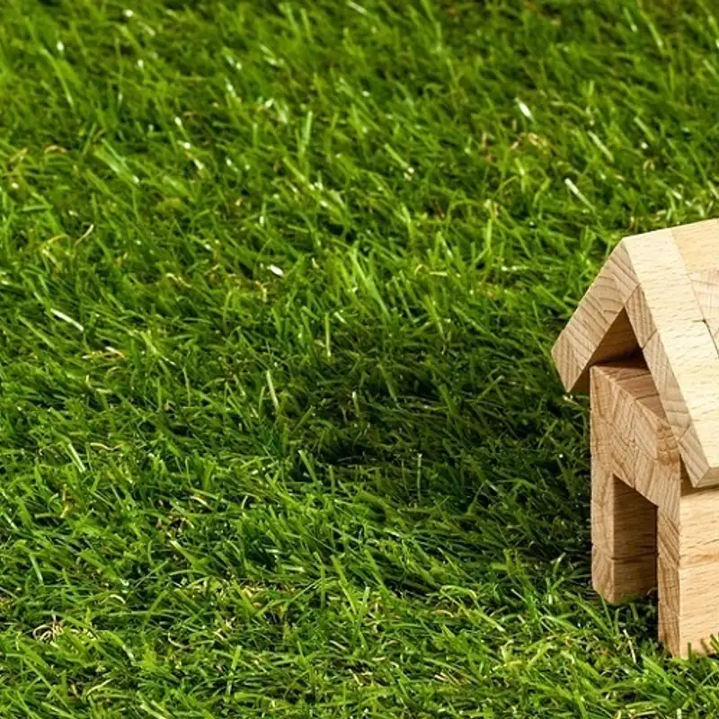 Surchauffe immobilière à Toronto: quelles solutions? Eclairage avec Esther Zamer Fosso (agente immobilière) et Ferdinand Akpro