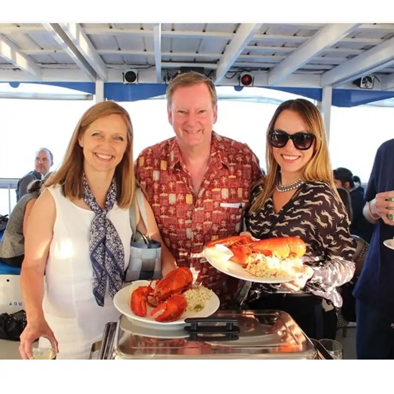 PUBLIREPORTAGE - Rendez-vous sur le lac Ontario pour la croisière annuelle et le souper de homard !