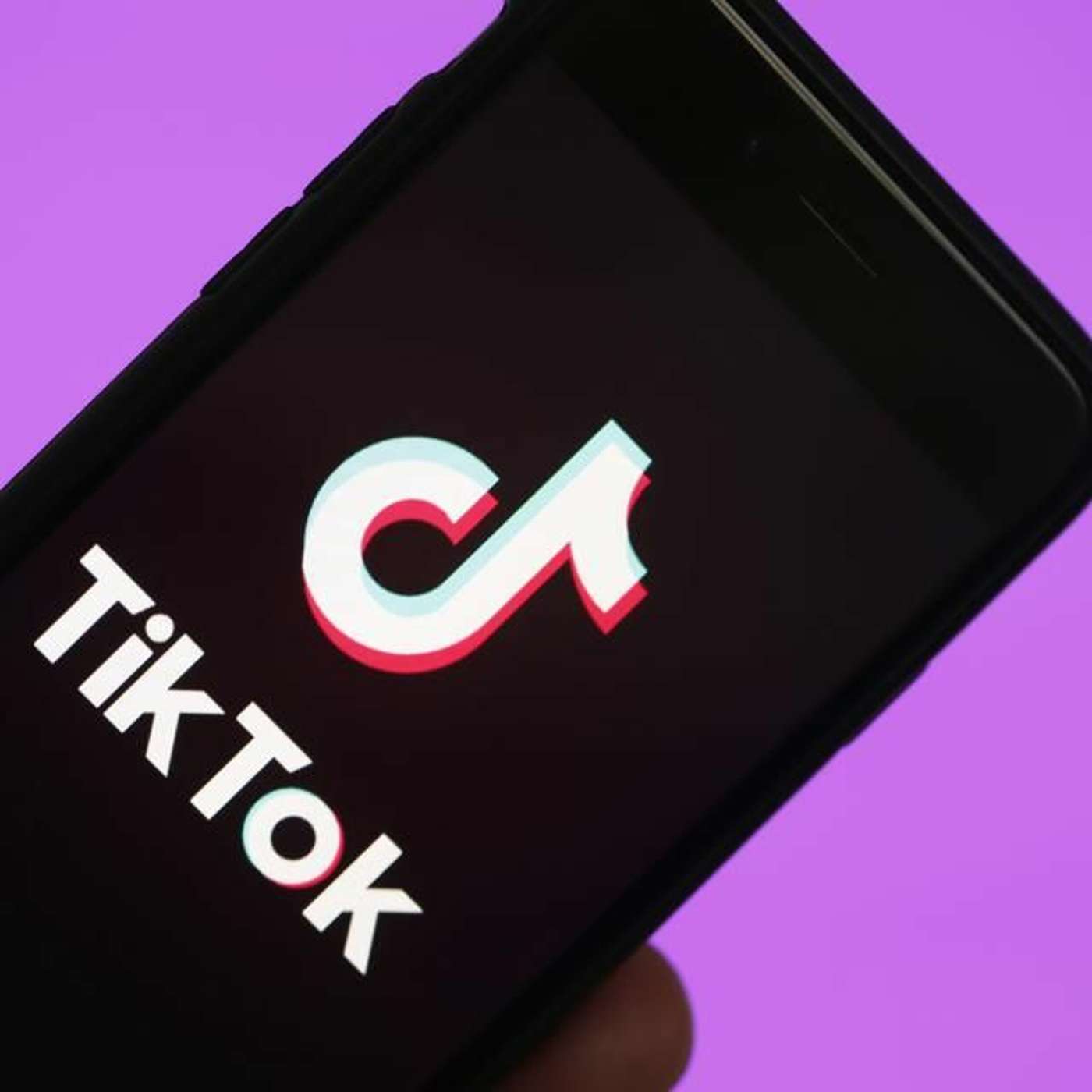 329 - Man lies on train tracks in viral TikTok stunt (21.04.2021)