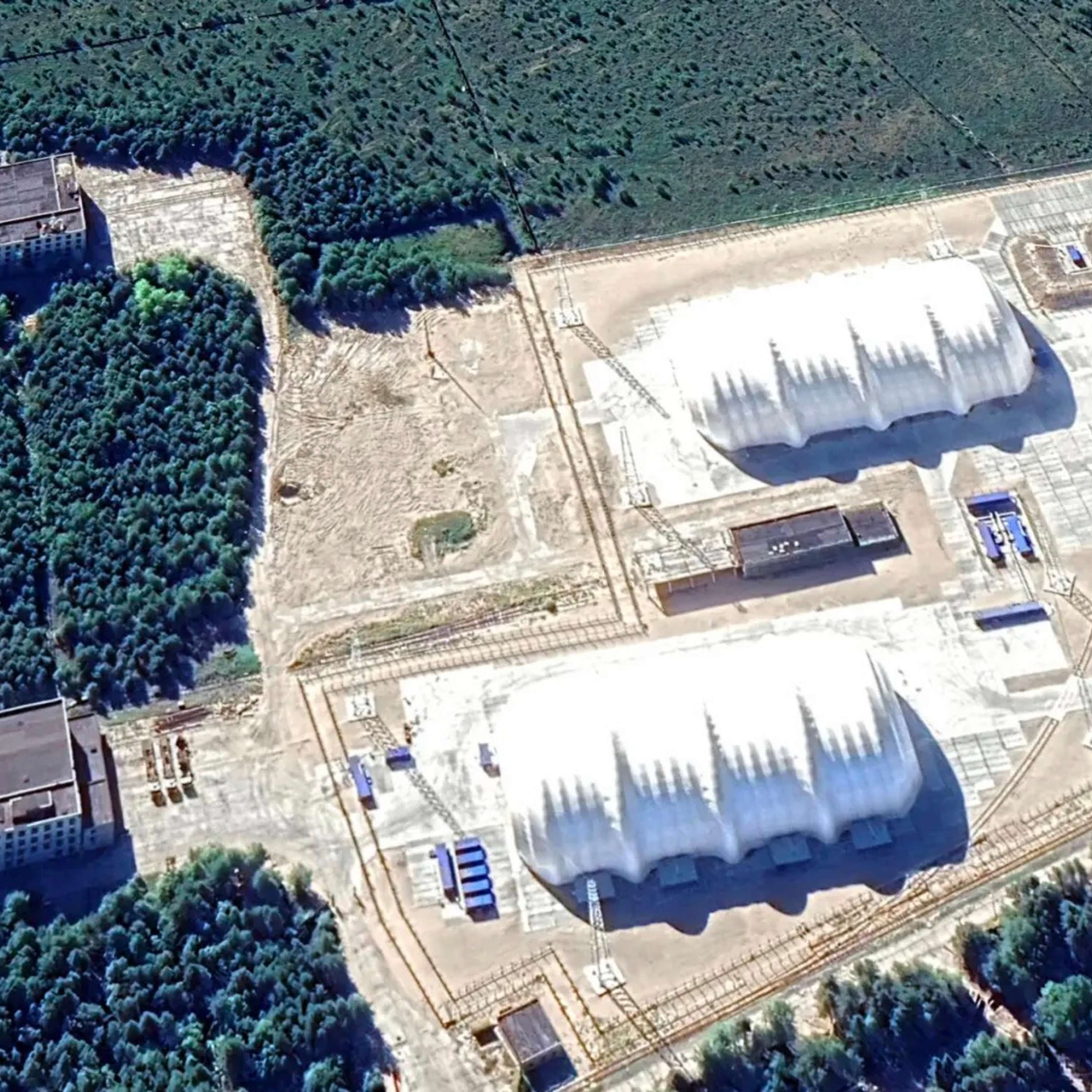 Спутниковые снимки показывают масштабное обновление на испытательном полигоне военно-морских ракет в Неноксе