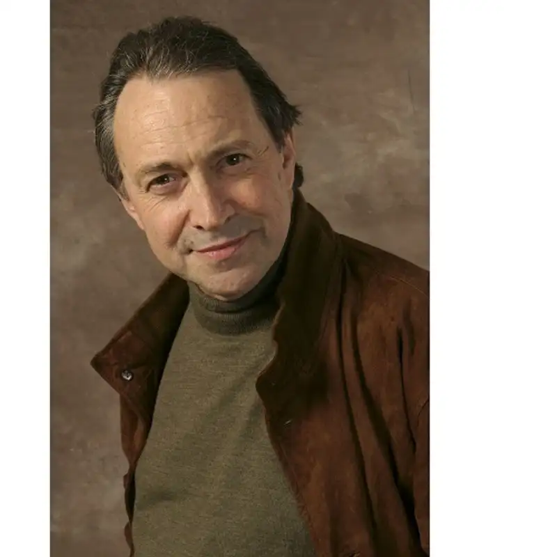 Entrevue avec John Van Burek, le metteur en scène de la pièce " Zesty Gopher s'est fait écraser par un frigo"