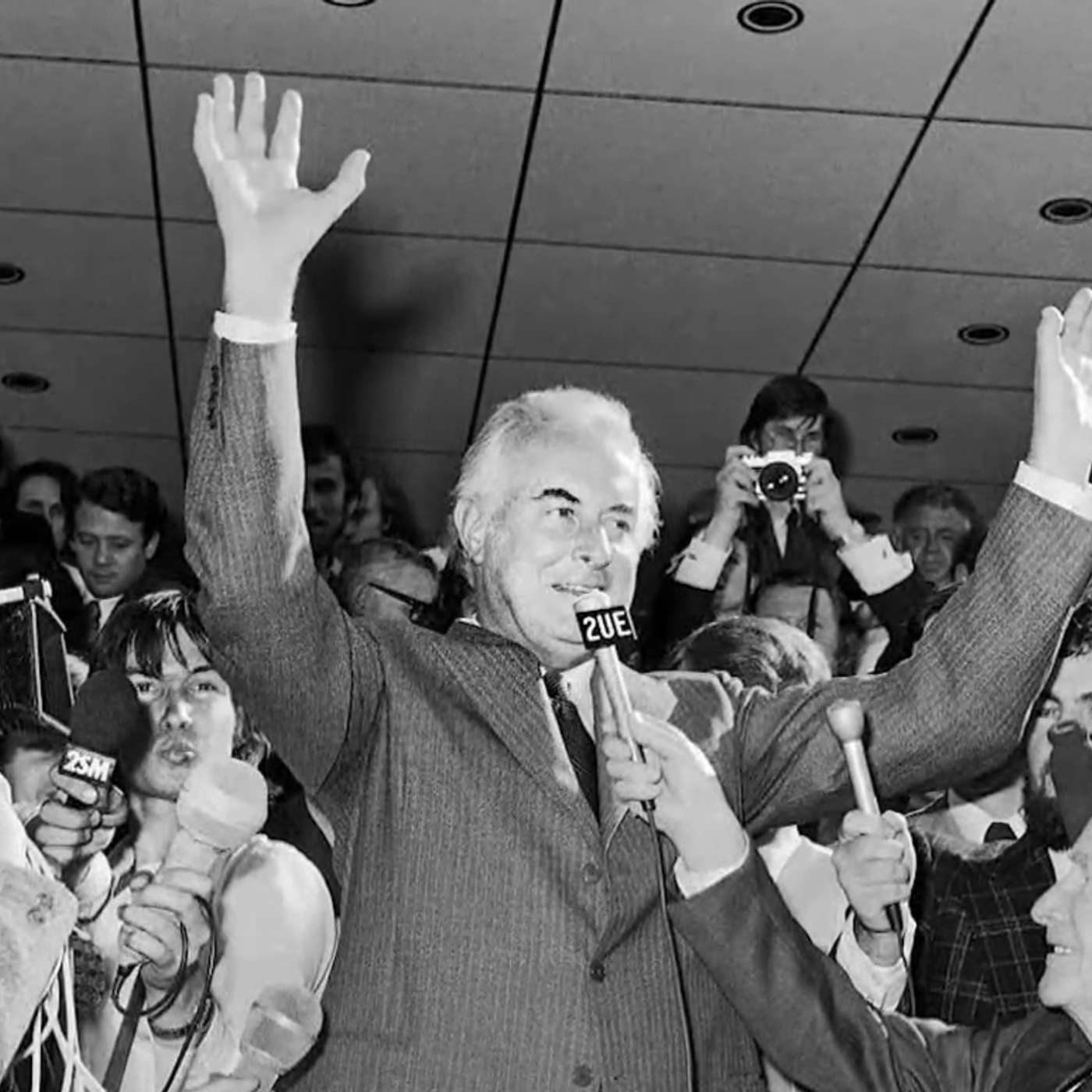 Australia Reflects on The Dismissal, Wiggles Recall Hazardous Headbands, Melbourne Airport Runway Alert, NSW Targets Illicit Vape Shops, and more...