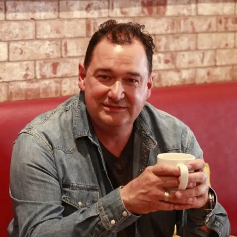 Ep. 376 w/ Latham Woodward CEO at Sense Distribution inc.