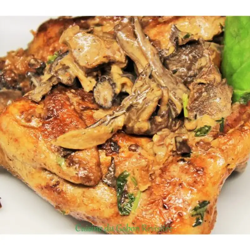 La viande de caille sautée aux champignons