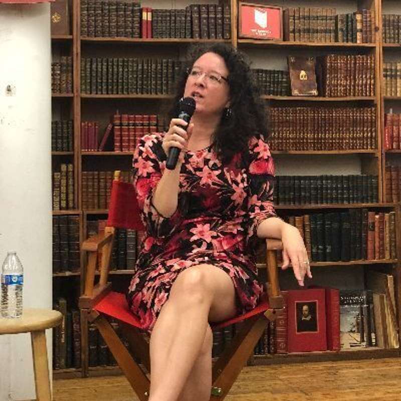 Dr. Leta Hong Fincher 洪理达