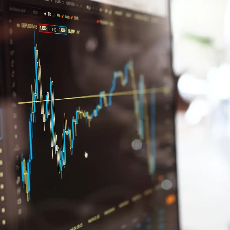 ÉCONOMIE - Tarifs, fluctuations boursières et soupçon de délit d'initié