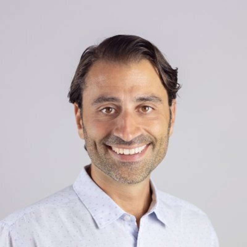 Dennis Pilarinos