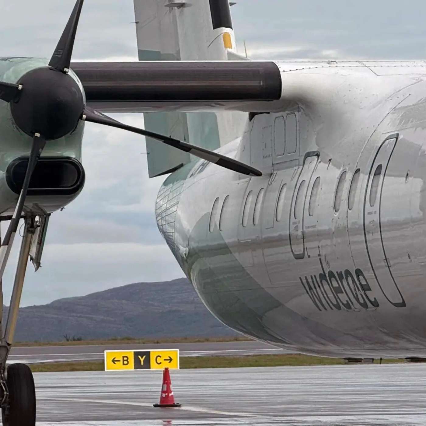 Самолет Widerøe был вынужден прервать посадку в аэропорту Варде из-за помех GPS