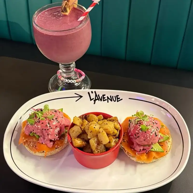 REPORTAGE - La swiftmanie s'empare du brunch, L'Avenue !