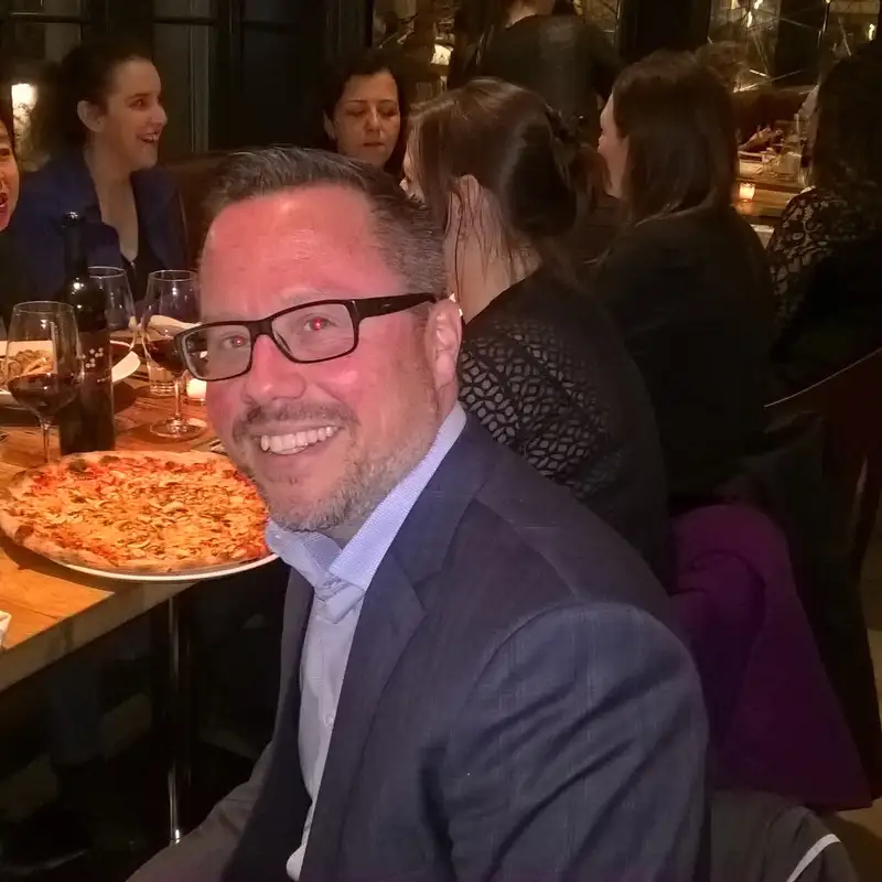 6 à 8 des professionnels francophones à Toronto - Entrevue avec Dominique Mailloux, fondateur de la rencontre et avec Christina, Judy et Arianna