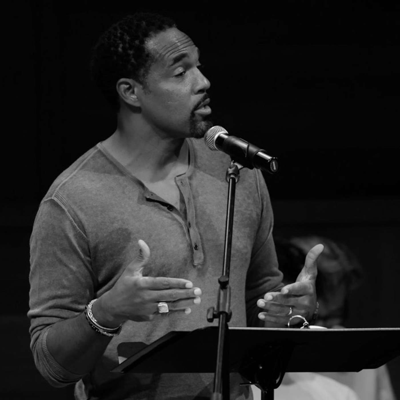 Grey's Anatomy's Jason George Performs 