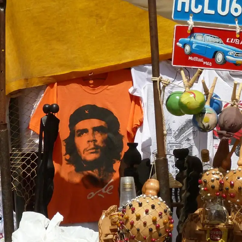 Suite au décès de Fidel Castro, notre ami Mansour revient sur les relations complexes entre Cuba et l'Afrique, tant du point de vu politique que culturel