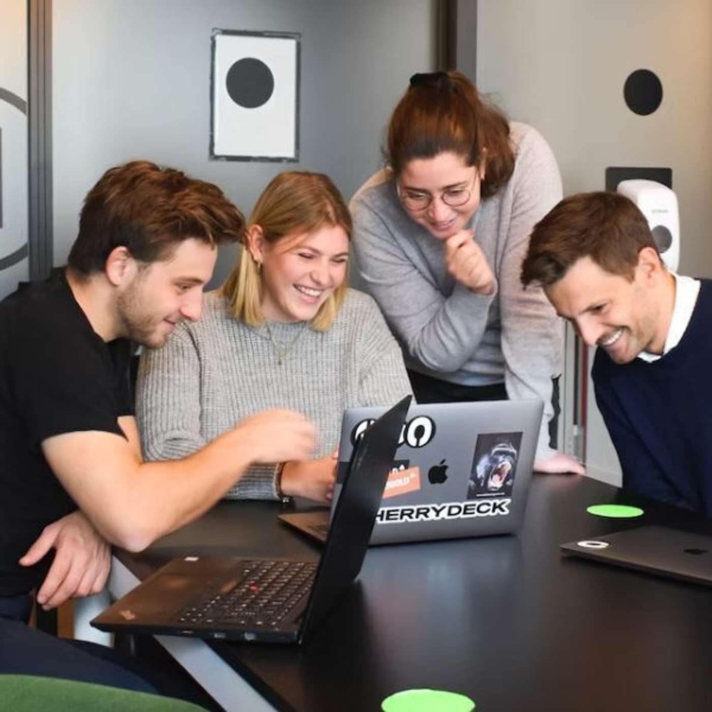 Modern Approaches to Complex IT Development: Sorting Out Team Communications