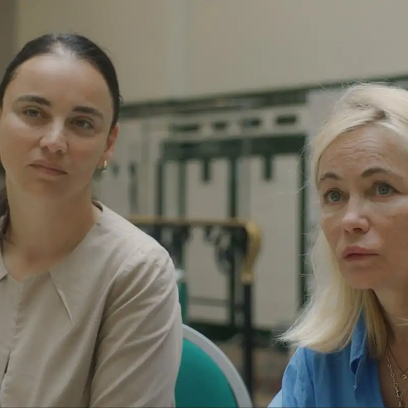 HOT DOCS - Emmanuelle Béart et Anastasia Mikova brisent le silence autour de l'inceste
