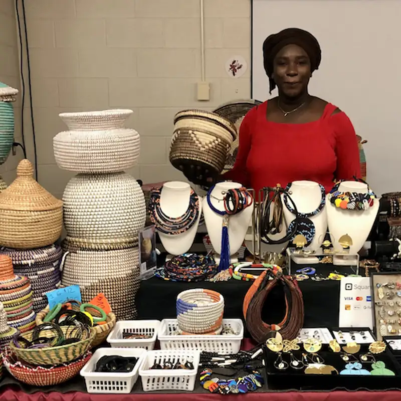 REPORTAGE – Marché artisanal et concert de Noël à l’École Toronto Ouest