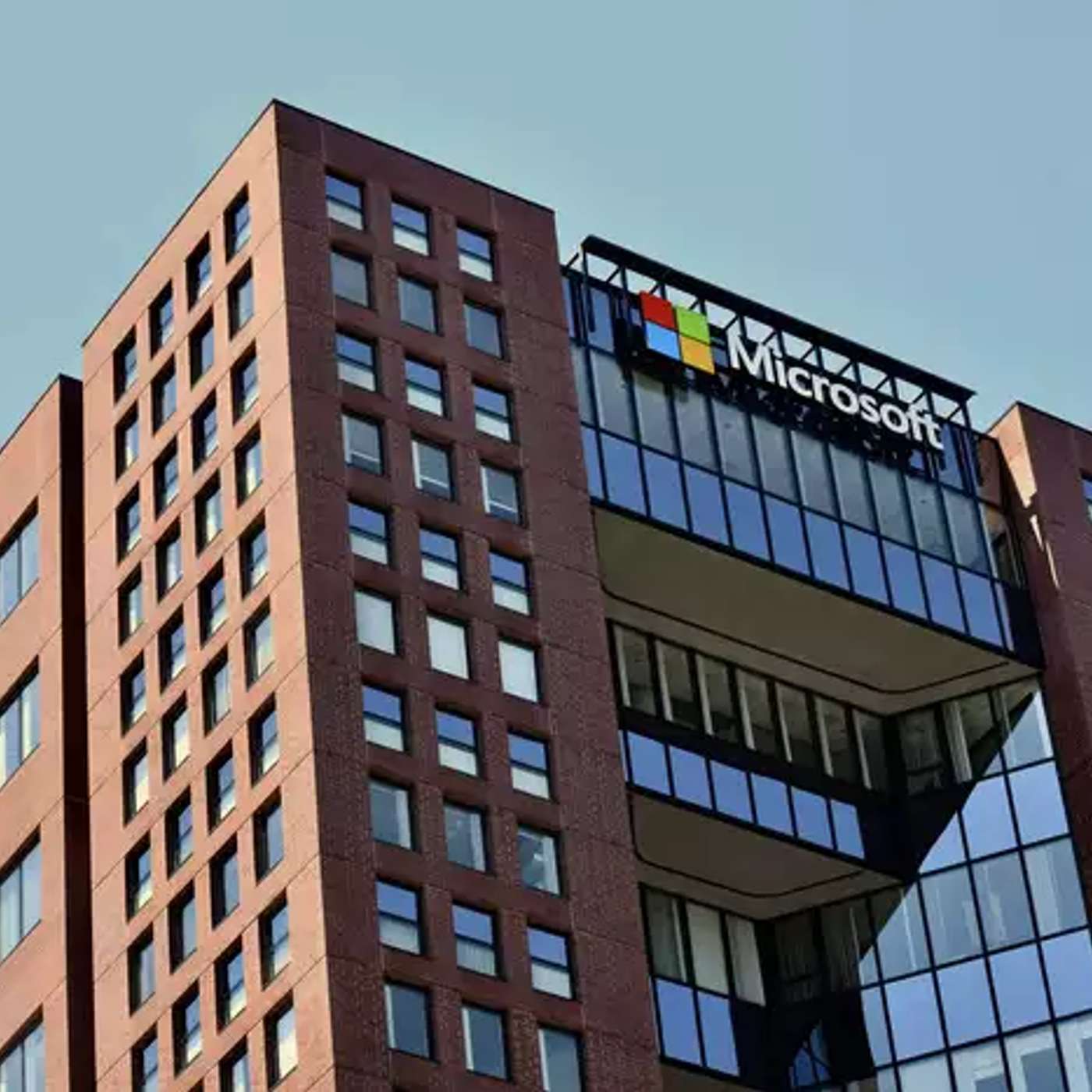 Biden Considers AI Chip Export Limits, Top AI Talent Joins OpenAI, Masdar and Presight Partner for AI Energy, Vanderbilt Leads AI in Education, and more...