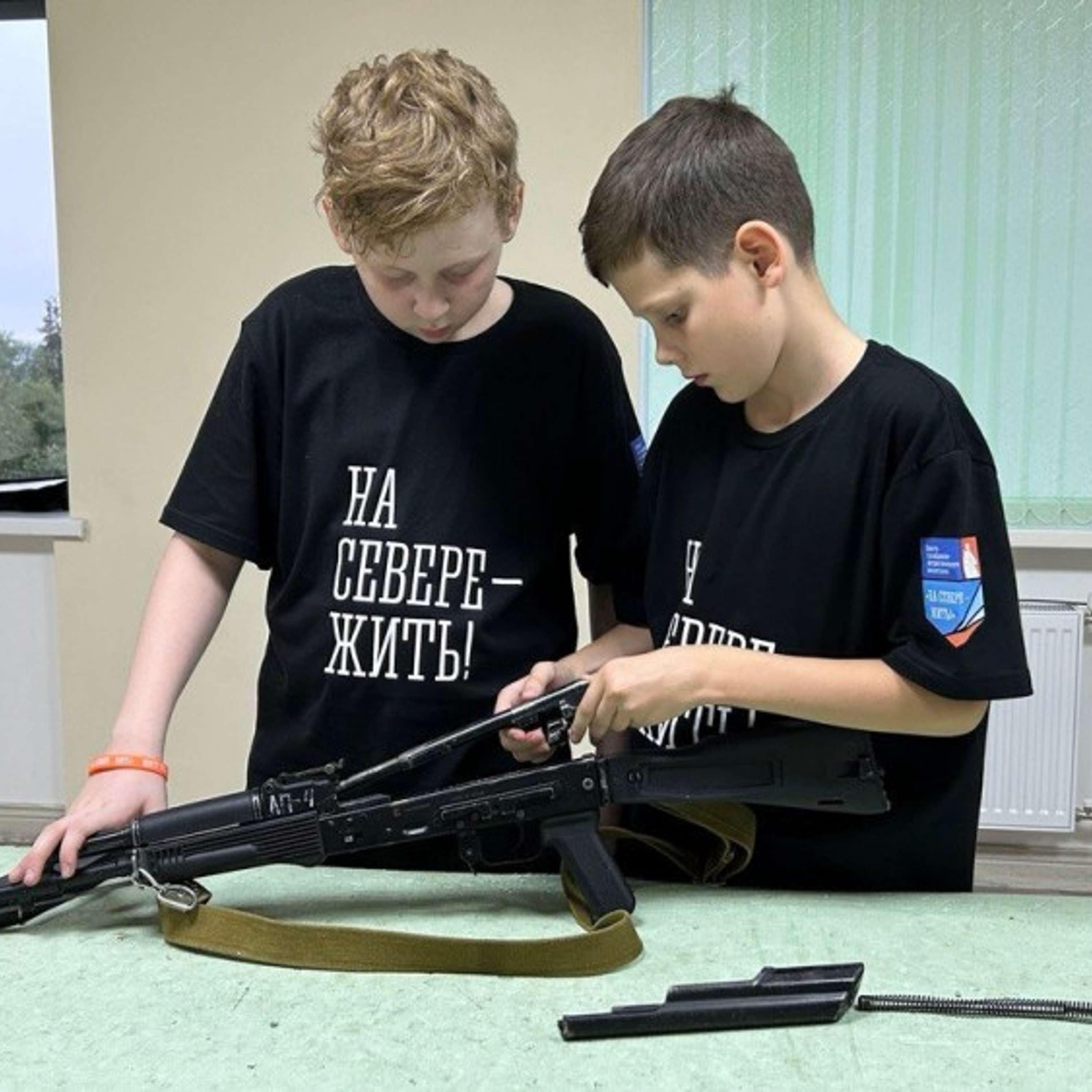 В российских школах с 1 сентября введут изучение военного дела