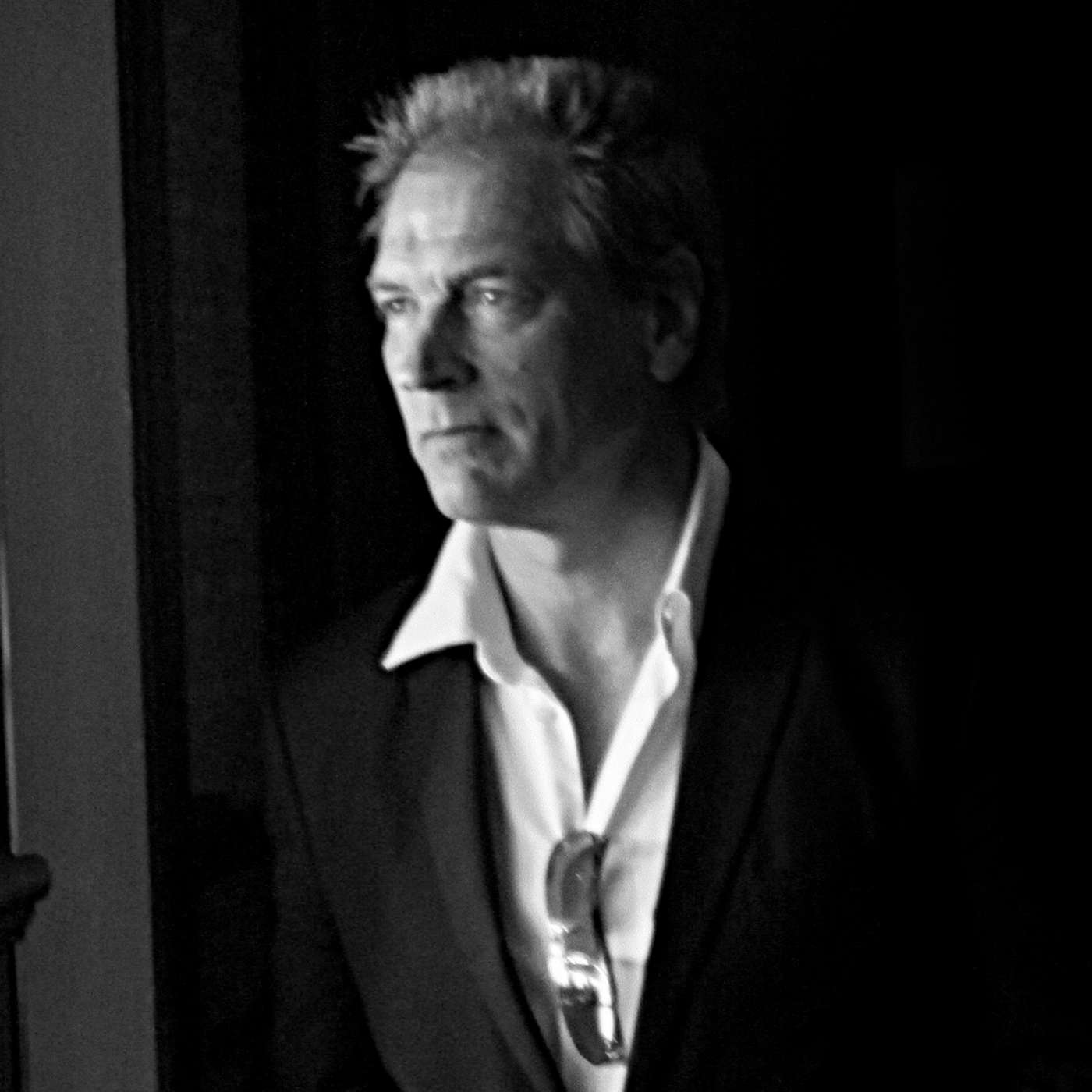 A Room With A View's Julian Sands Performs 